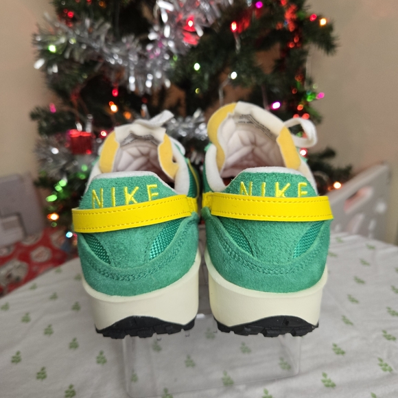 Nike Wmns Waffle Debut Vintage 'Stadium Green Opti Yellow' Size 8.5 - Picture 2 of 6